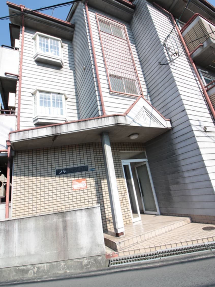 エントランス部分 シャルマン南野
