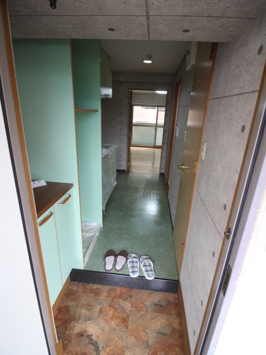 玄関 ｲﾝｸﾞﾗﾝﾄﾞｱｳﾞｪﾆｭ-10番館