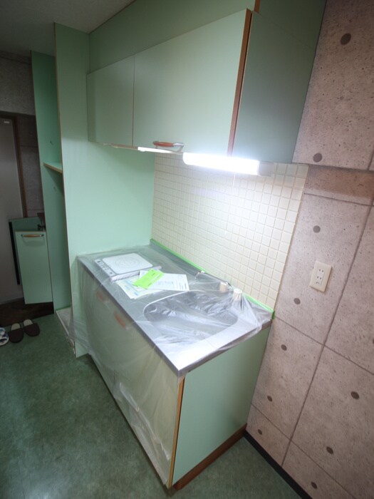 キッチン ｲﾝｸﾞﾗﾝﾄﾞｱｳﾞｪﾆｭ-10番館