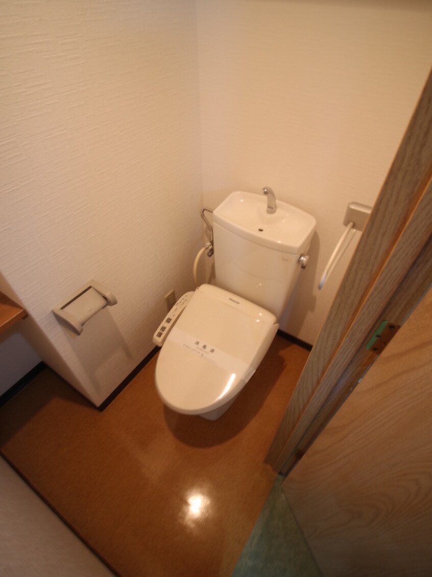 トイレ ｲﾝｸﾞﾗﾝﾄﾞｱｳﾞｪﾆｭ-10番館