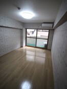 居室 ｲﾝｸﾞﾗﾝﾄﾞｱｳﾞｪﾆｭ-10番館