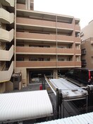 室内からの展望 ｲﾝｸﾞﾗﾝﾄﾞｱｳﾞｪﾆｭ-10番館