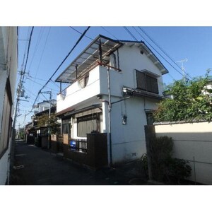 芥川町3丁目貸家