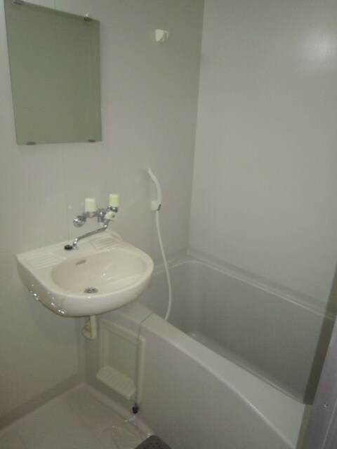 バス／シャワールーム等 アゼリア２号館