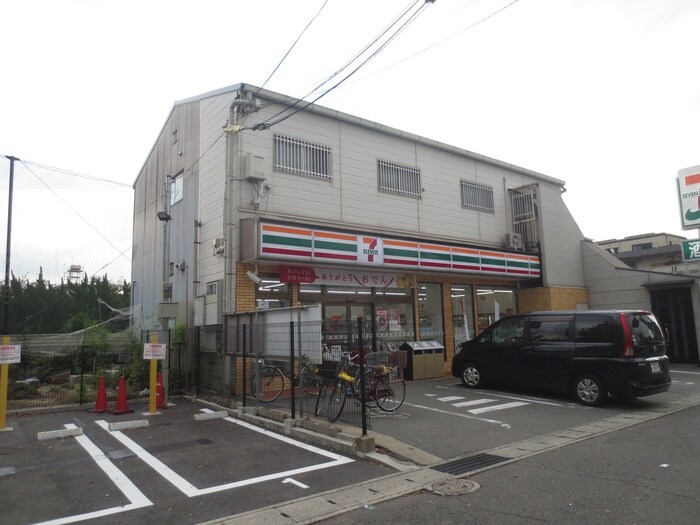 セブンイレブン(コンビニ)まで350m ロサ　アルウェンシス