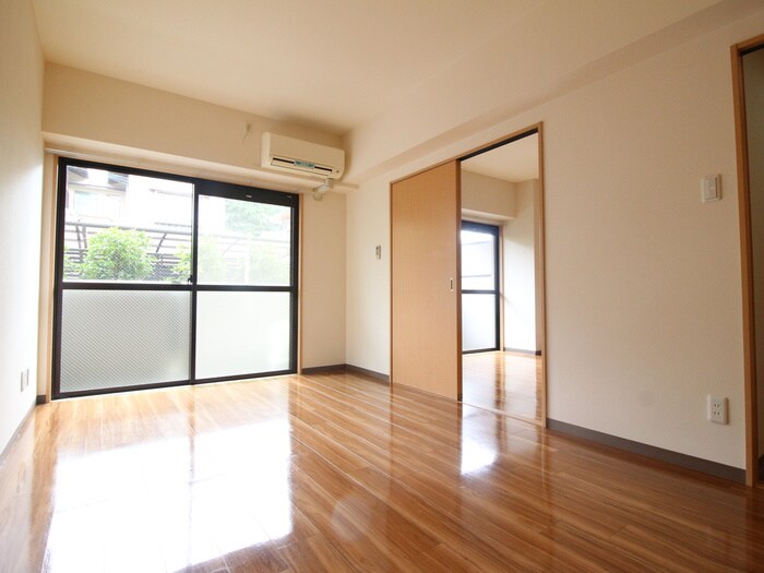 居室 ｳｲｽﾃﾘｱ壱番館