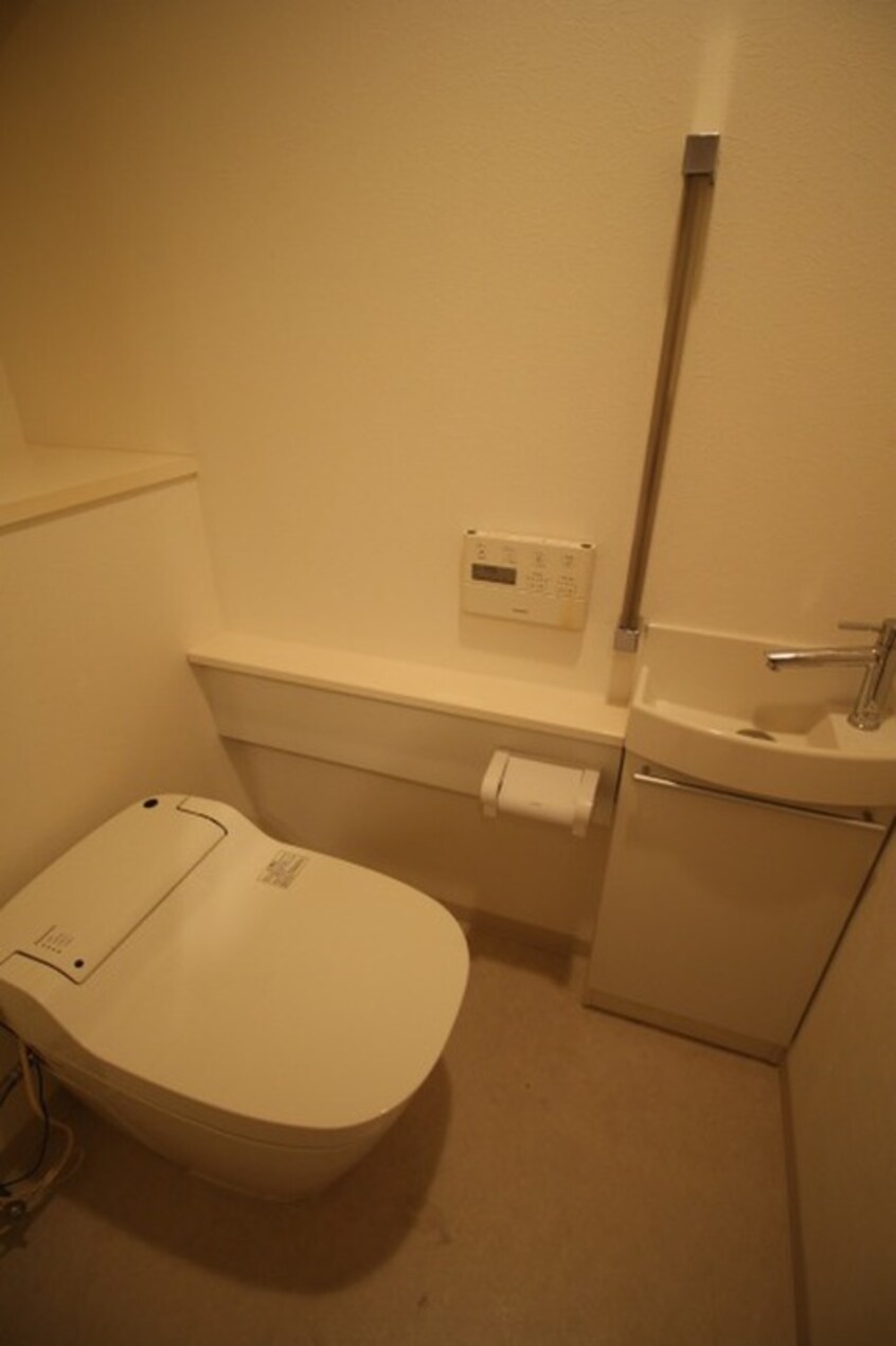 トイレ ルーシア烏丸御池（１１０３）