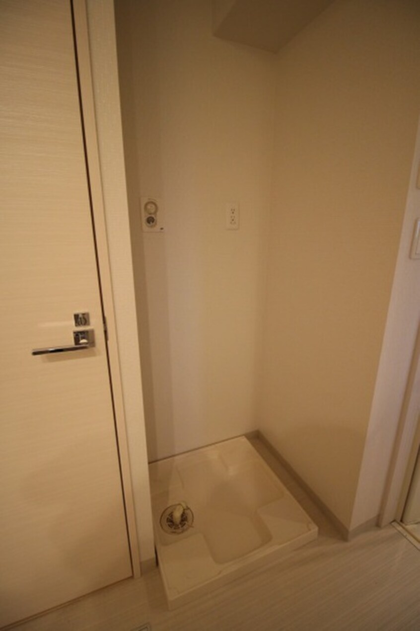 洗濯機置場 ルーシア烏丸御池（１１０３）