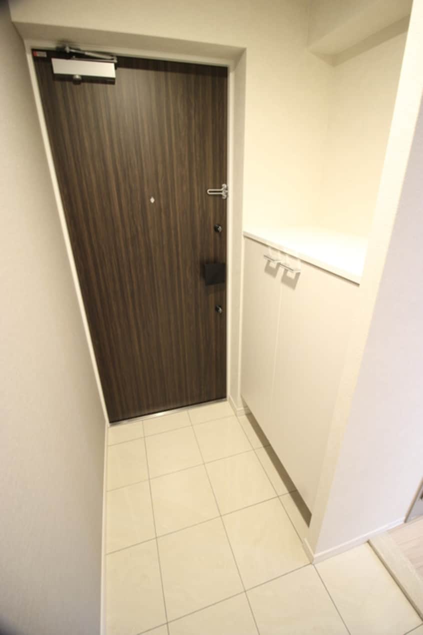 玄関 ﾚｼﾞｭｰﾙｱｯｼｭOSAKAﾃﾞｲﾌｨｰﾙ（1101）