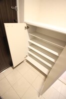 靴箱 ﾚｼﾞｭｰﾙｱｯｼｭOSAKAﾃﾞｲﾌｨｰﾙ（1101）