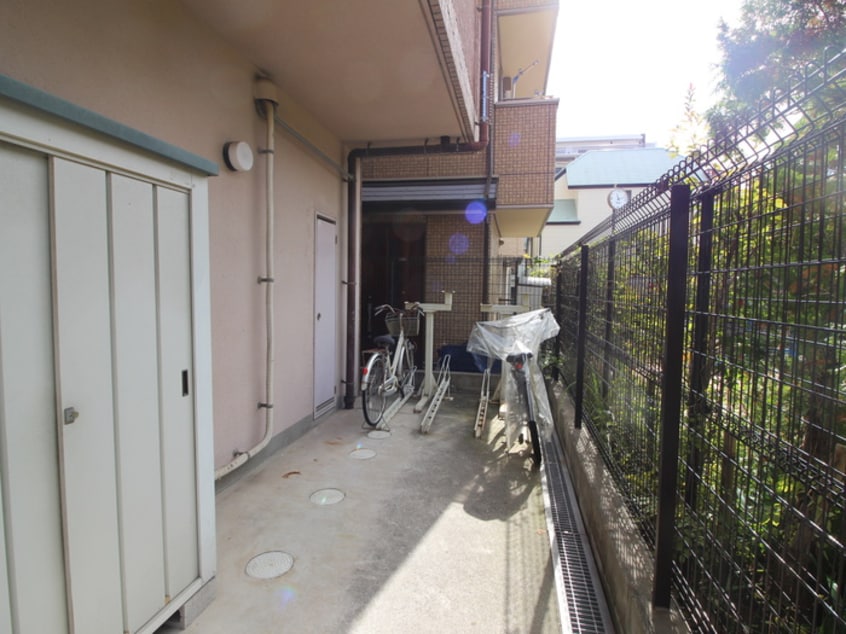 駐輪場 パレ甲南山手