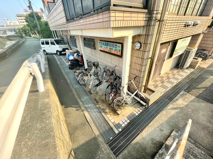 駐輪場 ジョリ・メゾン魚崎