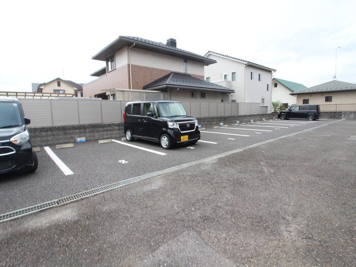 駐車場 西河原マリーンハイツ