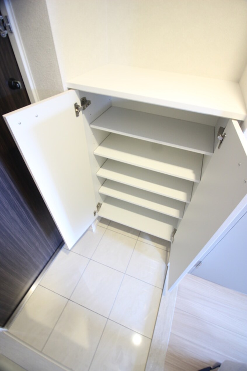 靴箱 ﾚｼﾞｭｰﾙｱｯｼｭOSAKAﾃﾞｲﾌｨｰﾙ（1106）