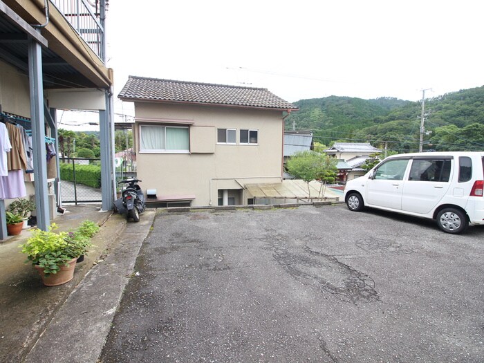 駐車場 東本文化