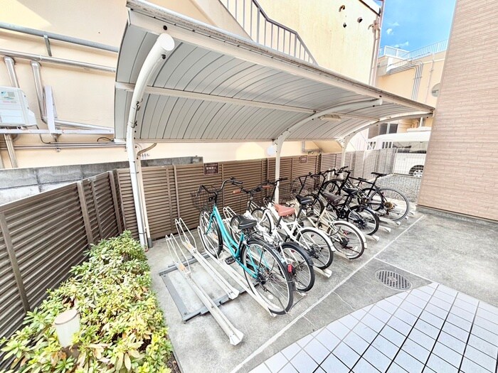 駐輪場 マンショングレース