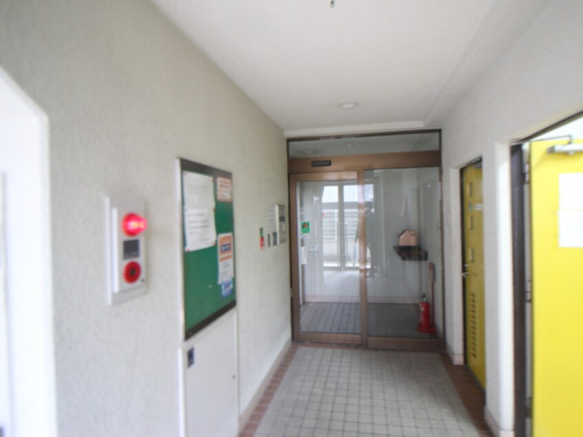 エントランス部分 金剛エマリーコート