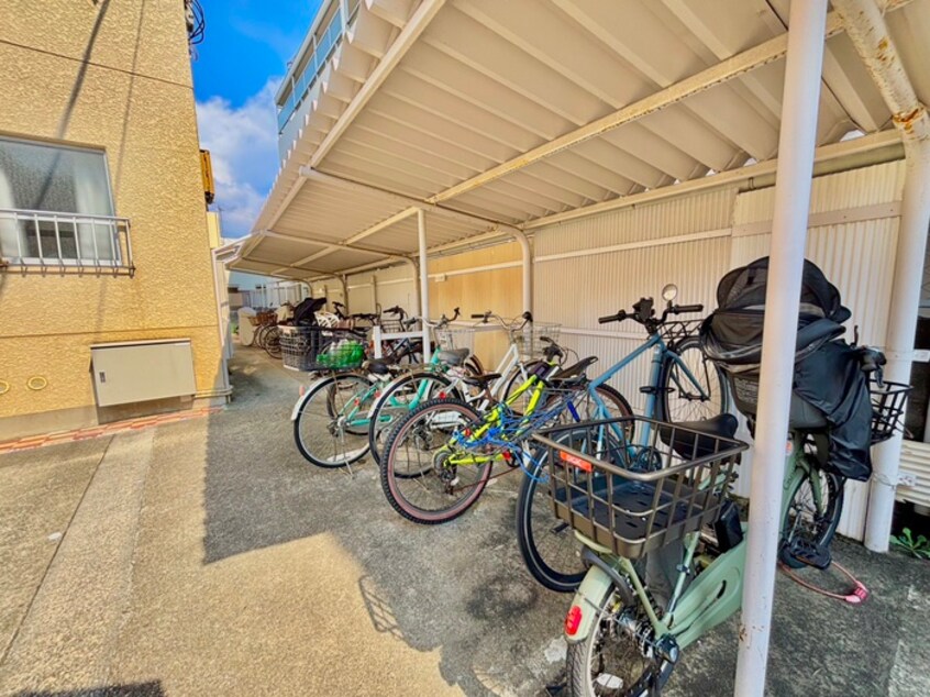 駐輪場 ハイツ中村