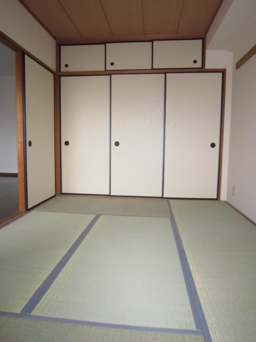 居室 デセンテ上新庄