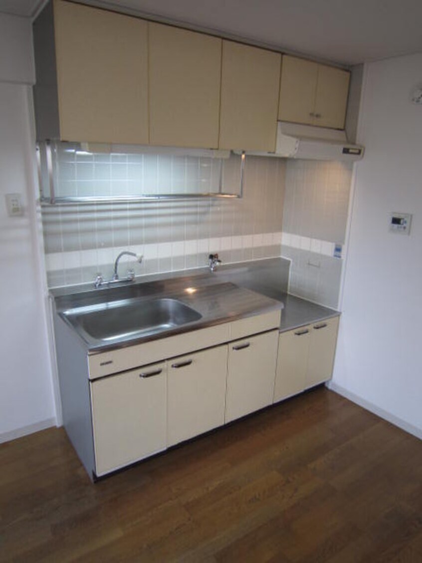 キッチン ハイツマエカワ