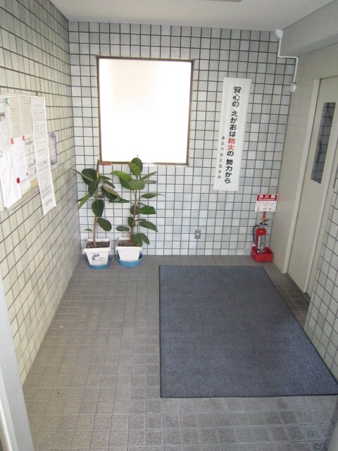 エントランス部分 ハイツマエカワ