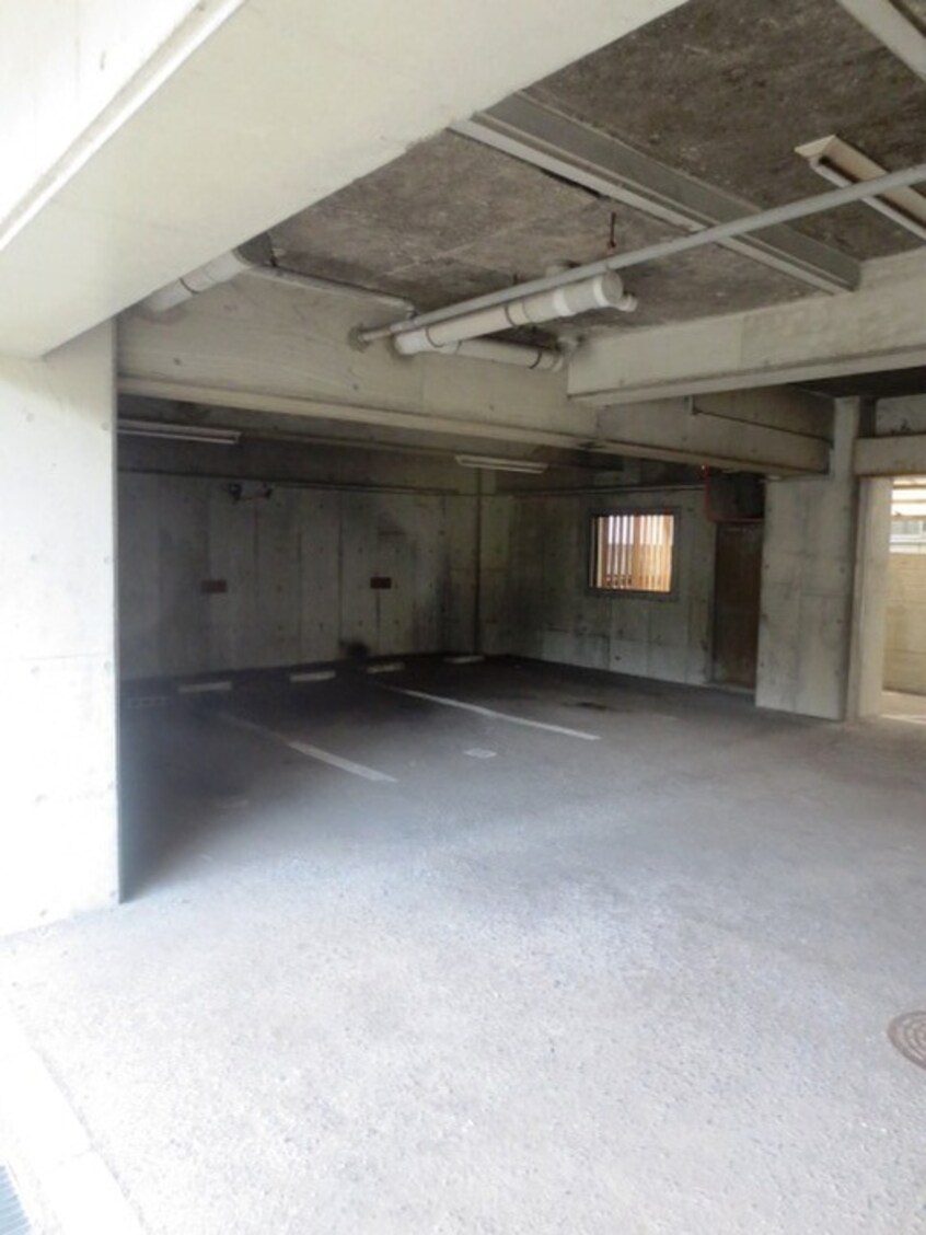 駐車場 ハイツマエカワ