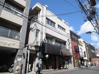エスタシオンデ・山科三品