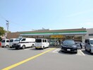 ファミリーマート箕面粟生外院店(コンビニ)まで395m 向山第２マンション