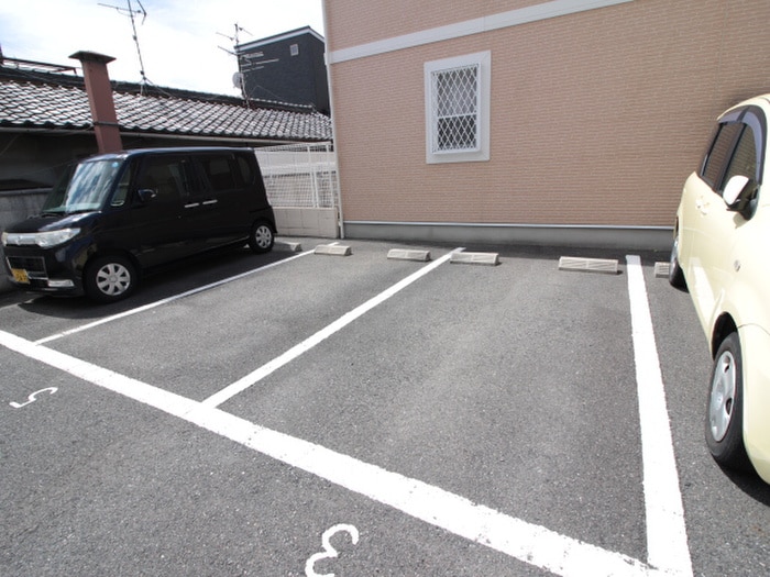 駐車場 アム－ルペイサ－ジュ