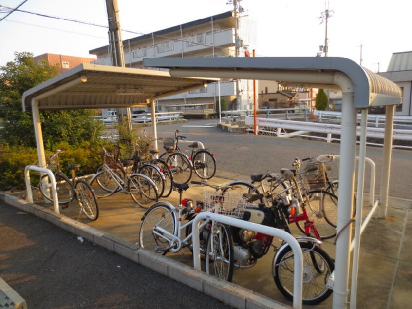 駐輪場 クレストコ－ト