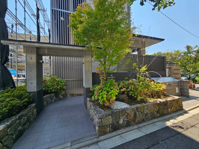 エントランス部分 リバーサイド大津屋