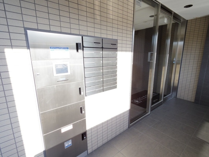 エントランス部分 リバーサイド大津屋