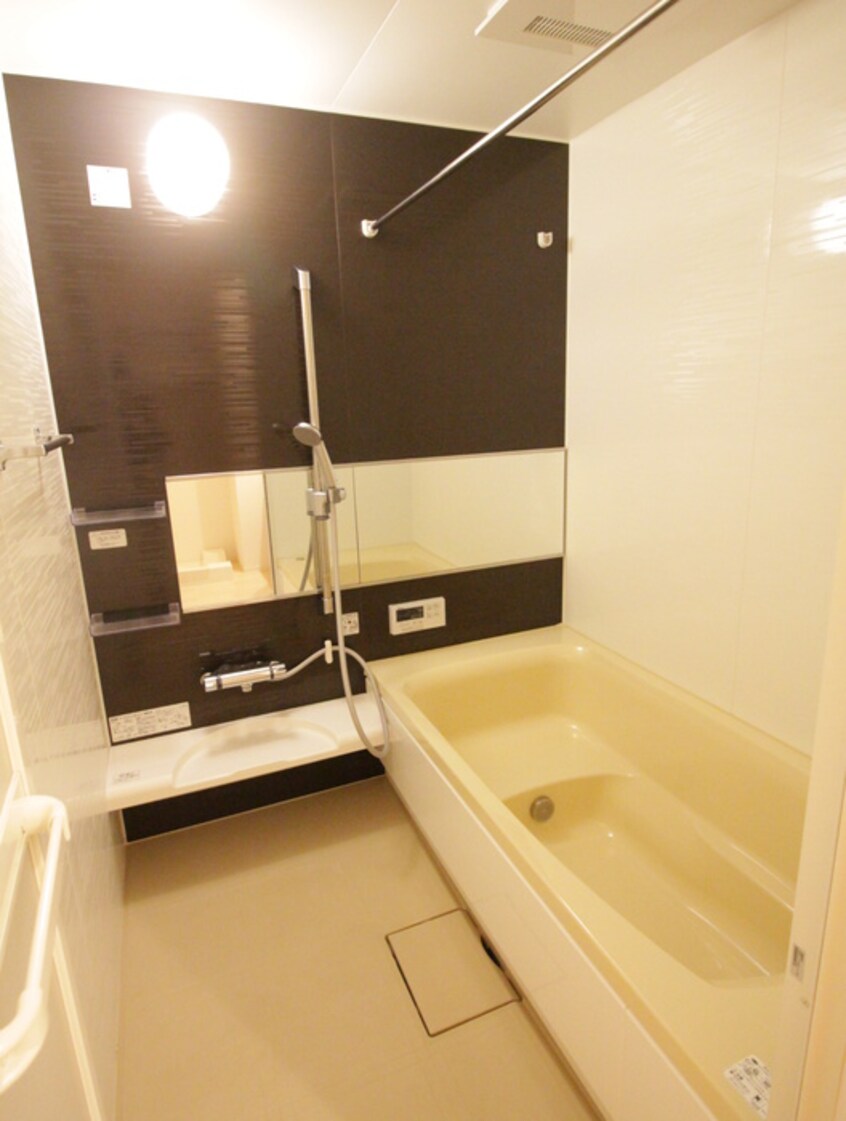 バス／シャワールーム等 フォースクエアー