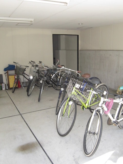 駐輪場 リュミエル西村