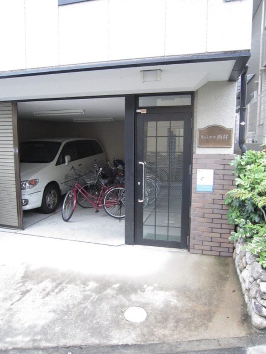 エントランス部分 リュミエル西村