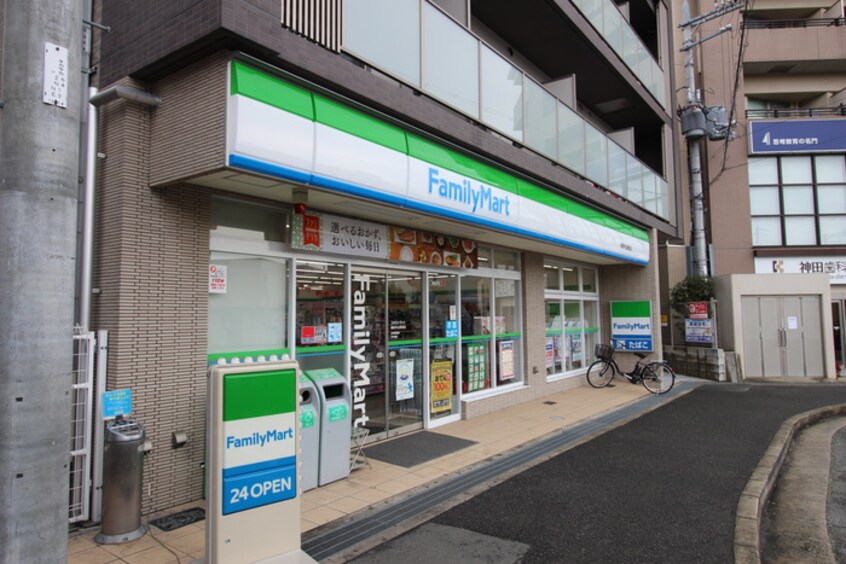 ファミリーマート(コンビニ)まで22m メゾンド中山