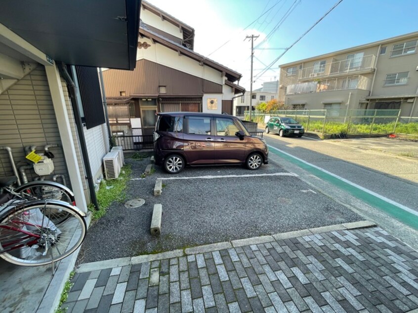 駐車場 ロイヤルコ－ポ