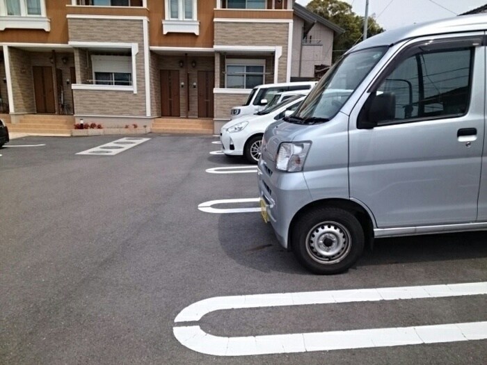 駐車場 ウェストリヴァー和泉鳥取