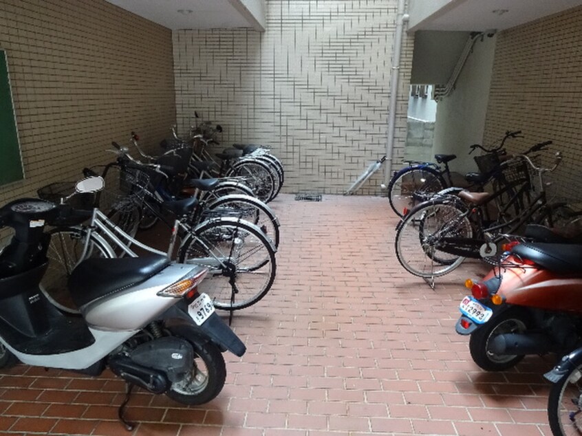 駐輪場 アポリア住吉