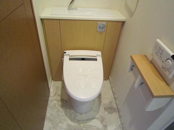 トイレ リ－ガル神戸三宮山手(702)