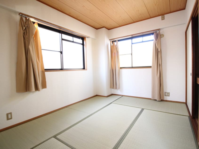 居室 ロイヤル城ヶ堀