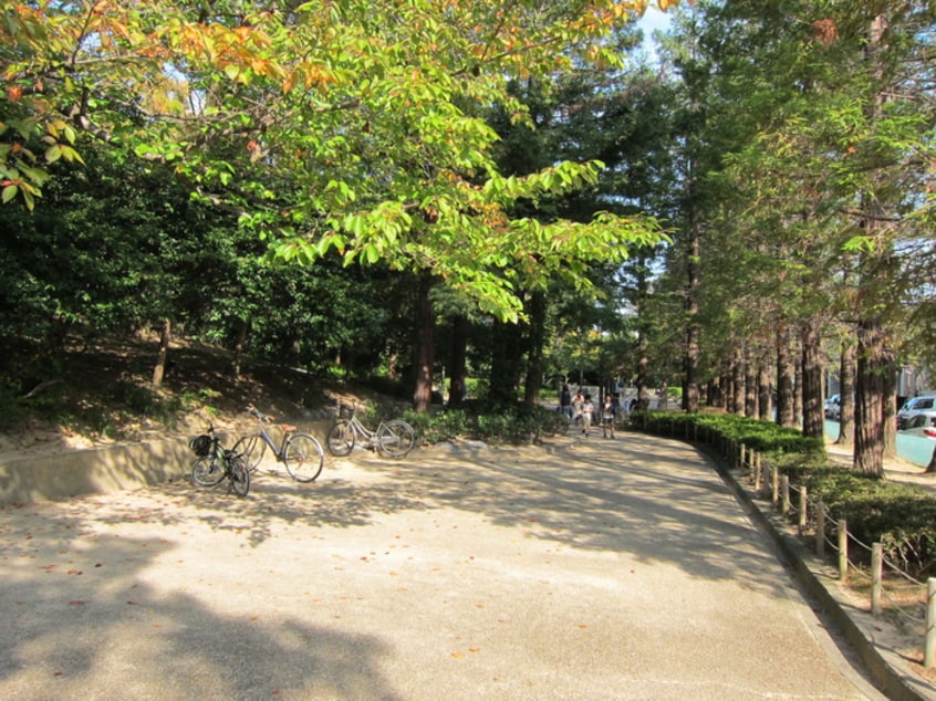 西田公園(公園)まで570m ロイヤル城ヶ堀