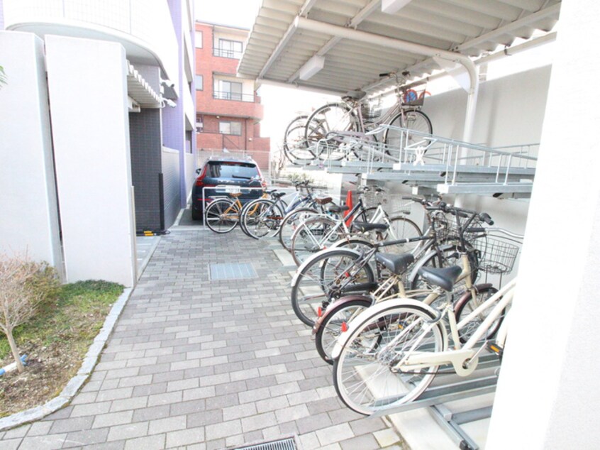 駐輪場 グレイシャスＧ