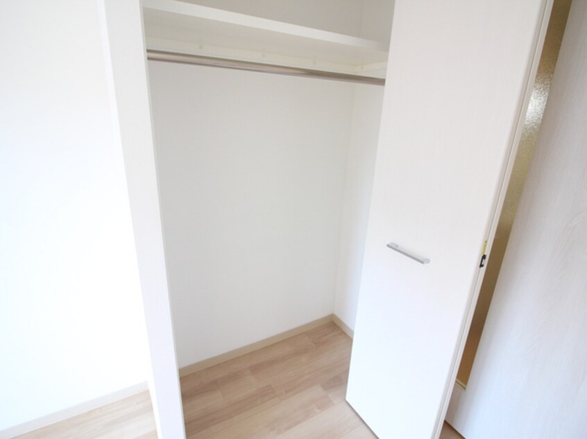 収納 エスリード京橋（307）