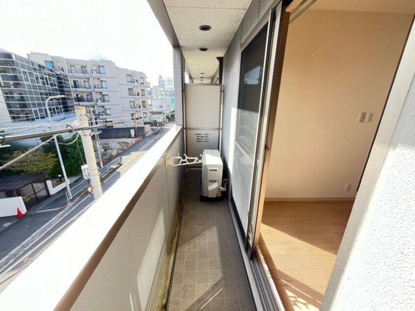 ベランダ・バルコニー アマントリビエール鉢塚