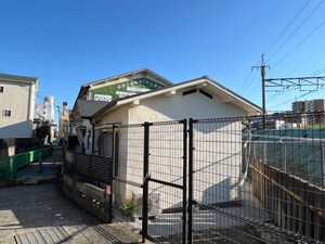 駅前2丁目3-11戸建