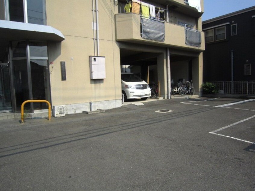 駐車場 サンプラザ富田