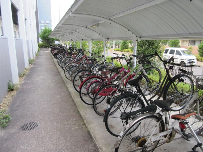 駐輪場 イストアール（草津）
