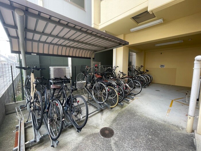 駐輪場 ドゥエリング上汐