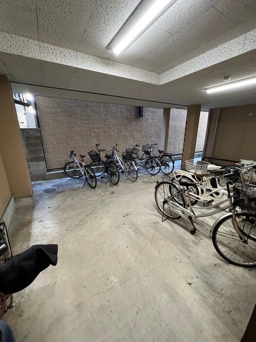 駐輪場 ジョイホームズ